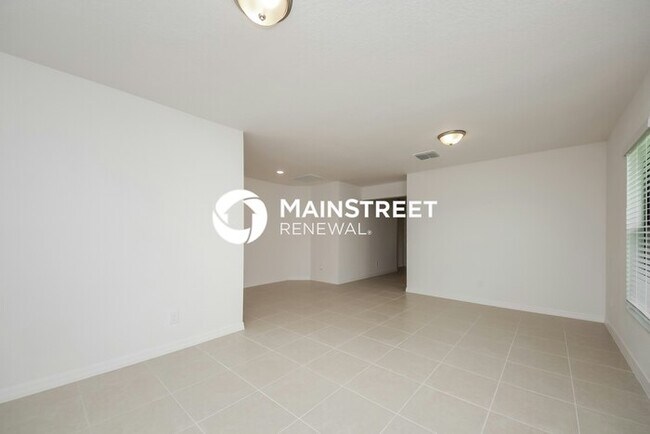 Building Photo - 4 Bedroom Pet-Friendly Home in Dundee, FL with Main Street Renewal