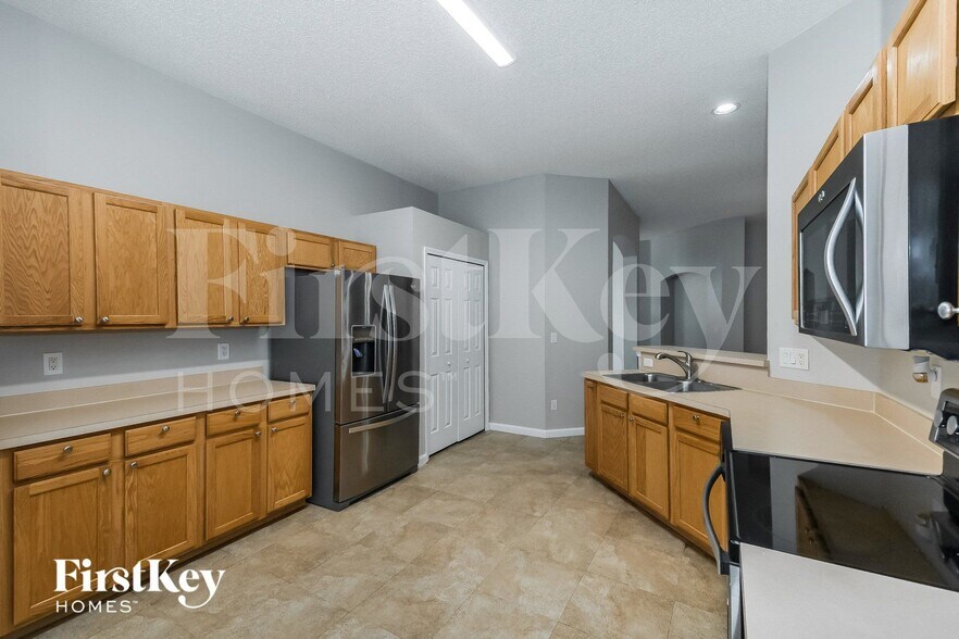 Building Photo - 12105 Spindlewood Ct