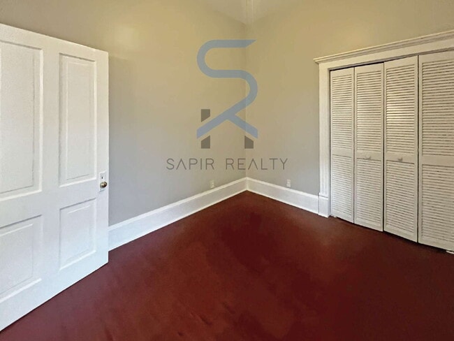 Building Photo - Move in before November 15th and choose yo...