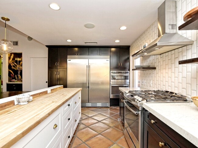 Building Photo - 5209 Fort Mason Dr