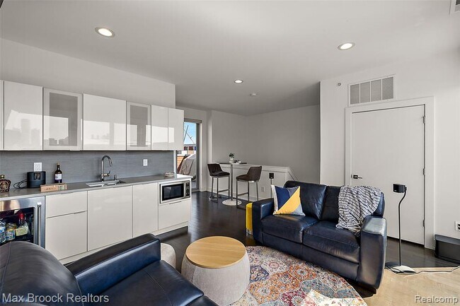 Building Photo - 284 Alfred St