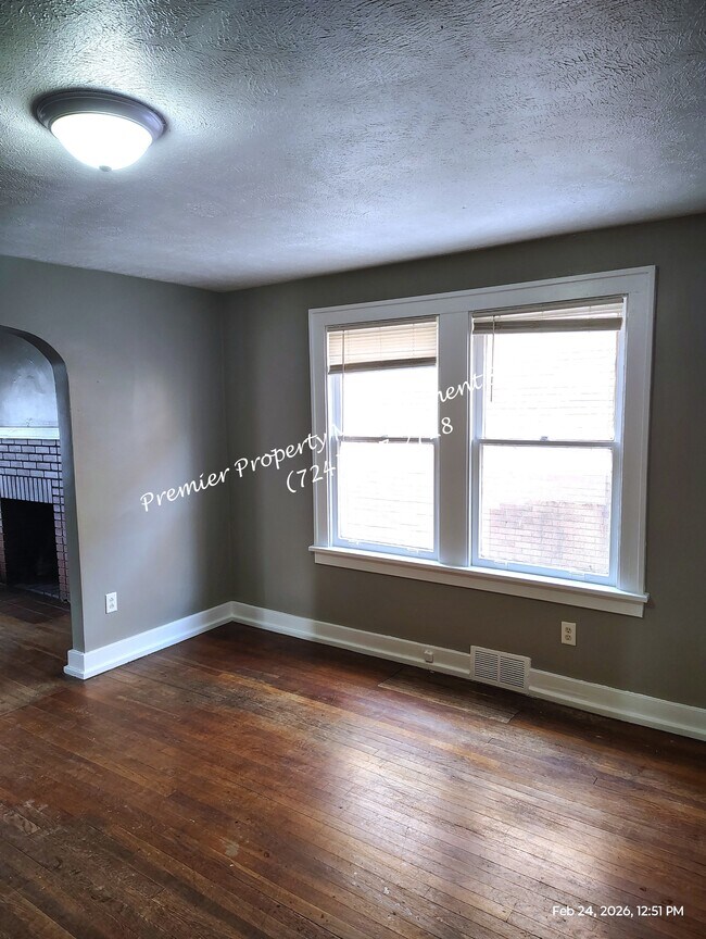 Building Photo - 903 23rd St