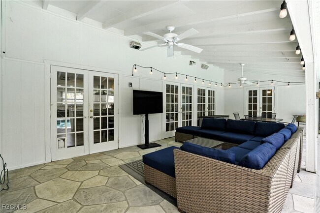 Building Photo - 1250 Kasamada Dr