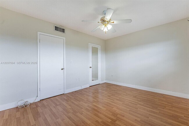 Building Photo - 1100 W 35th St
