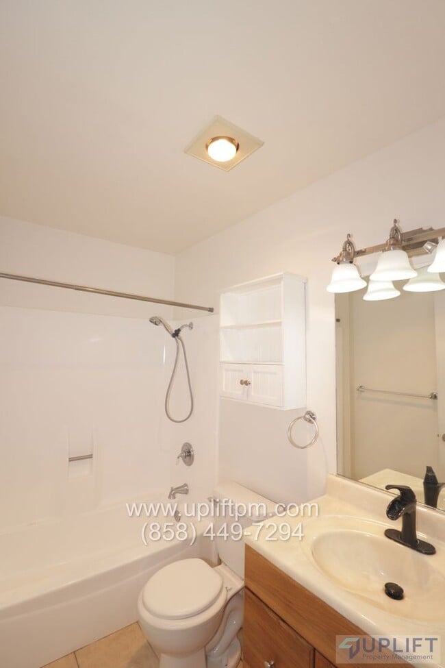 Building Photo - MOVE IN SPECIAL $500 off 2 bed 1 bath cond...