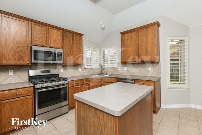 Building Photo - 5500 Milford Dr