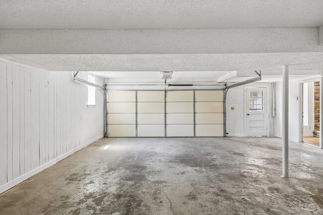 Building Photo - 326 Draper Cir
