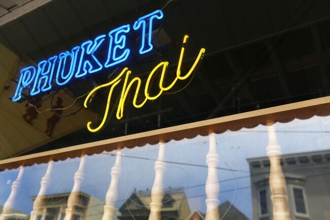 Building Photo - 226-230 Scott St