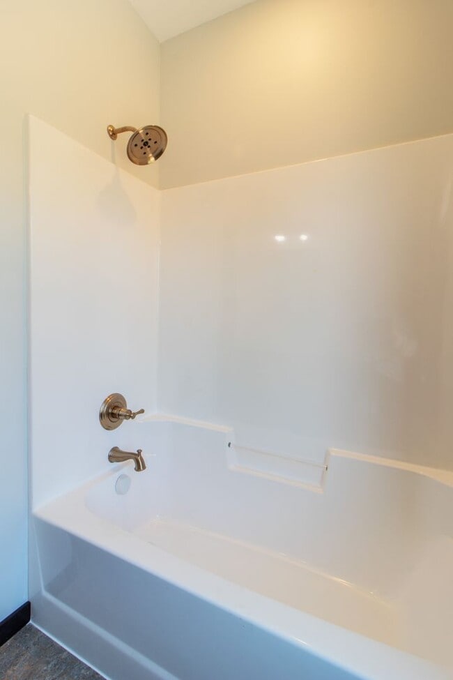 Building Photo - AVAILABLE JULY - Renovated Luxury 1 bed/1 bath Home on PARK POINT