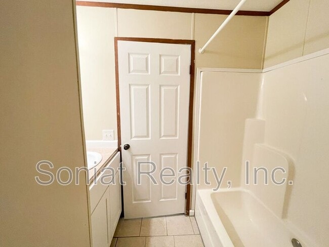Building Photo - 2531 N Miro St