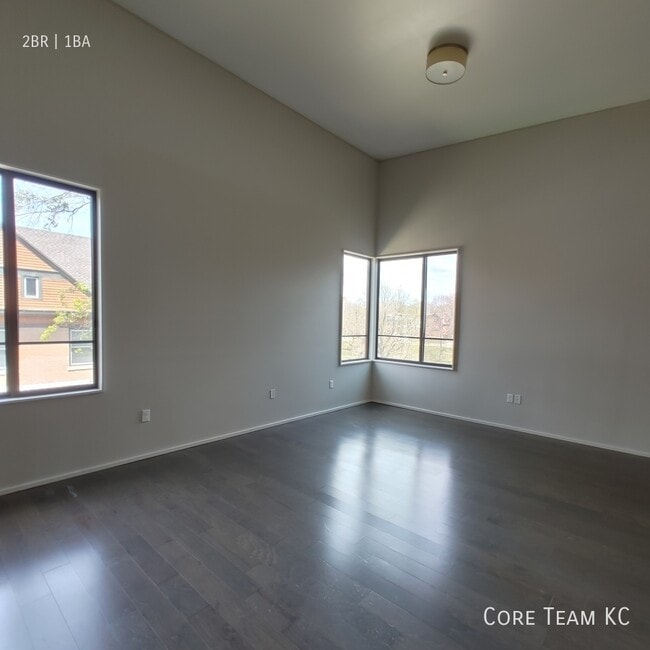 Building Photo - 3632 Gillham Rd