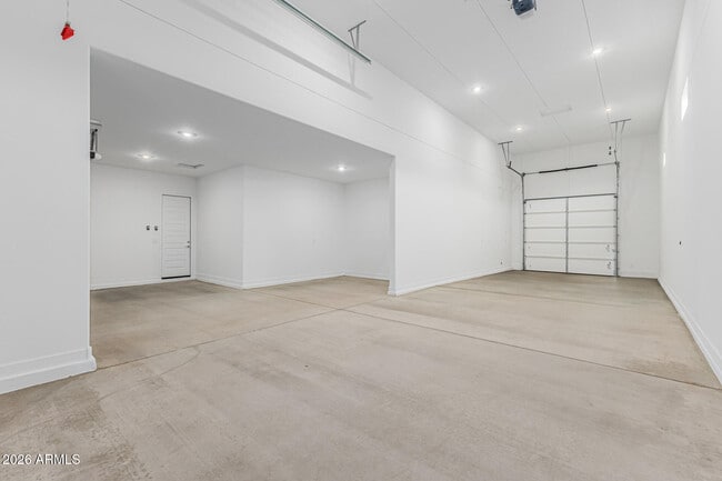 Building Photo - 9646 W Flower St