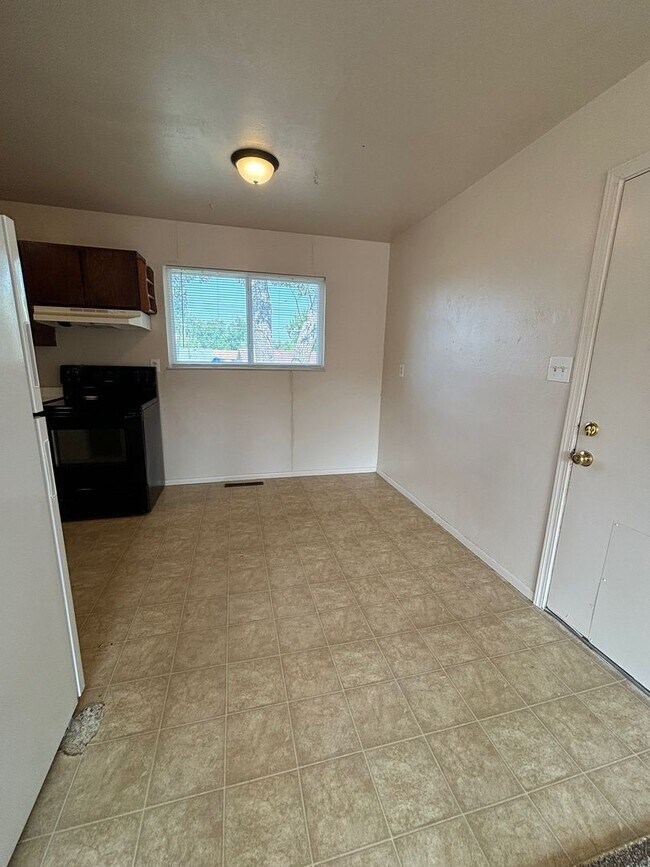 Building Photo - 3 Bedroom, 1 Bathroom Near Fort Carson - A...