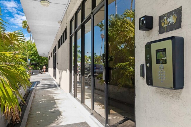 Building Photo - 5781 Biscayne Blvd