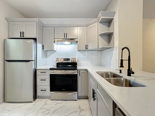 Building Photo - NEWLY RENOVATED 2-Bdrm Condo in Visconti's...