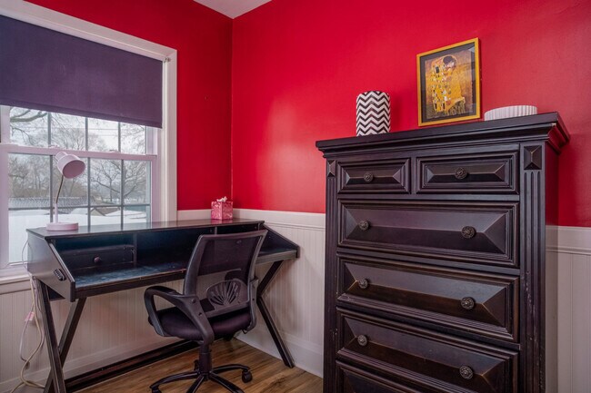 Building Photo - 10 N Pistakee Lake Rd