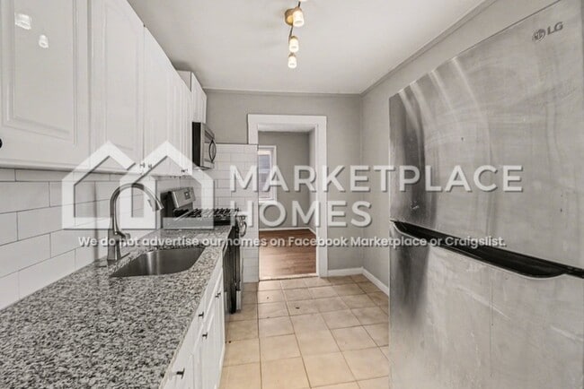 Building Photo - 23115 Tawas Ave