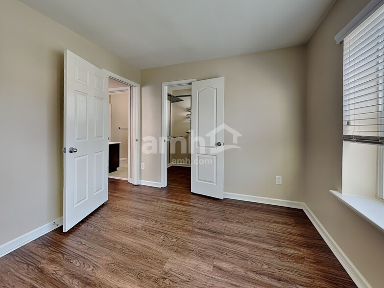 Building Photo - 1104 Wainscott Dr