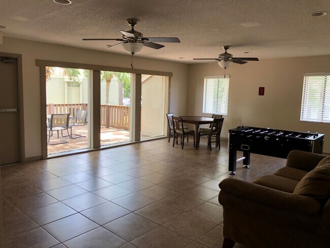 Building Photo - 1BR/ 1BA Condo In Springwood   ** Water In...