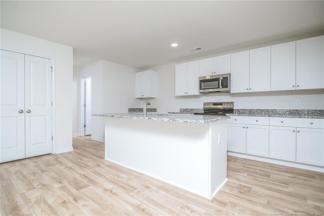 Building Photo - 5864 Panther Dr