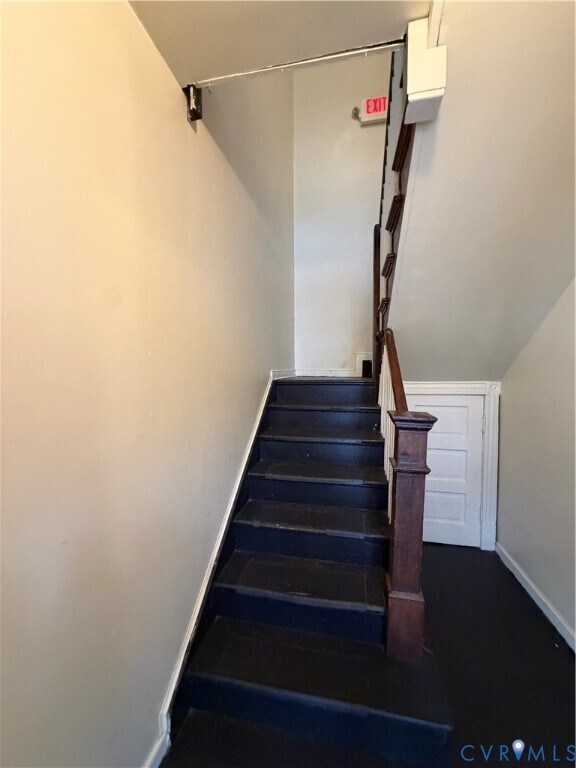 Building Photo - 114 S Addison St