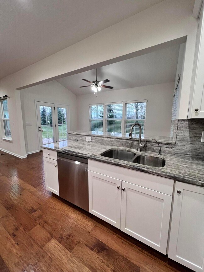 Building Photo - 7847 Aideen Ct