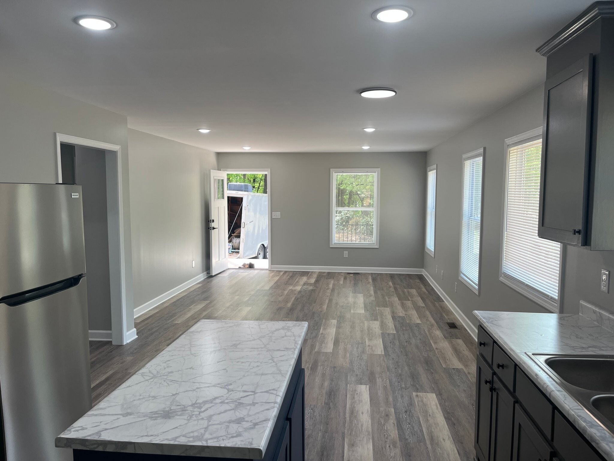 Building Photo - 120 Sunset Ave