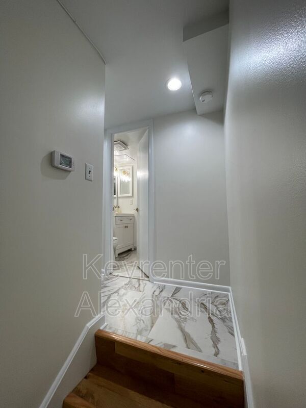 Building Photo - 116 Roberts Ln
