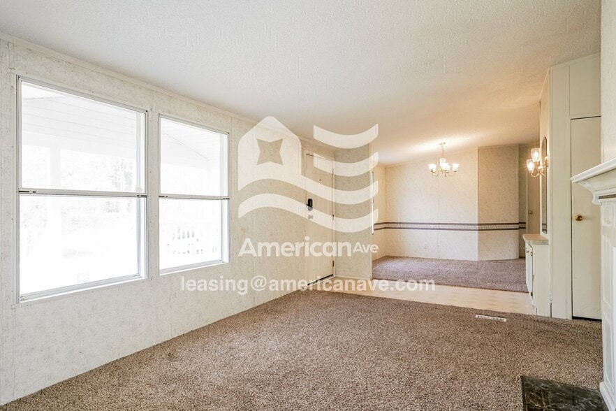 Building Photo - 1007 E River Rd