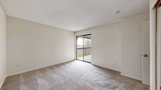 Building Photo - 13950 E Oxford Pl