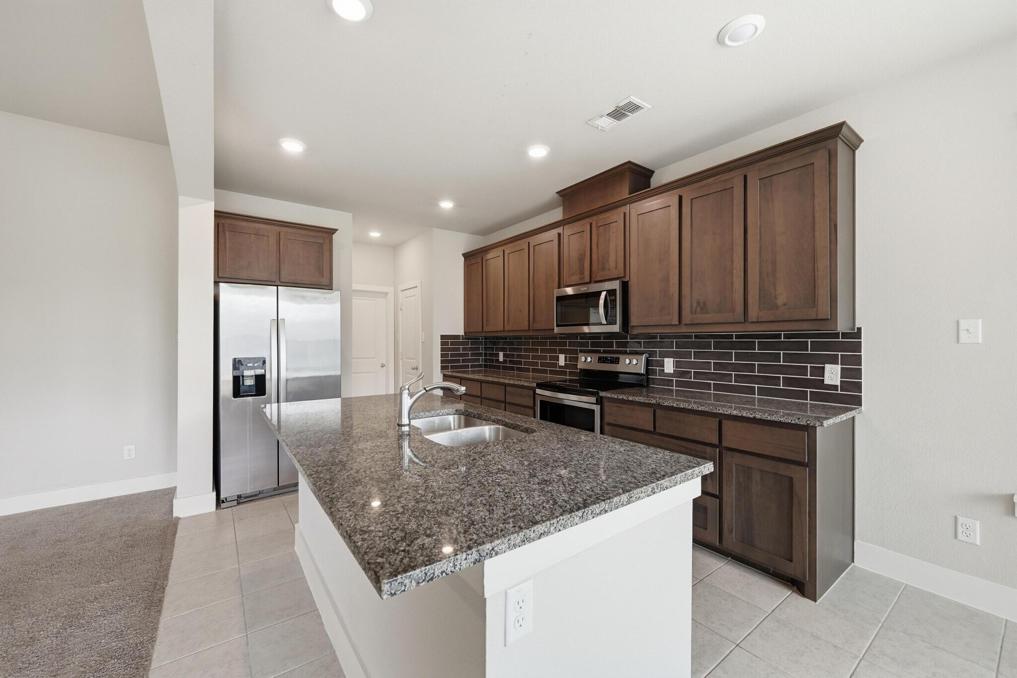 Building Photo - 3916 Trenton Pl