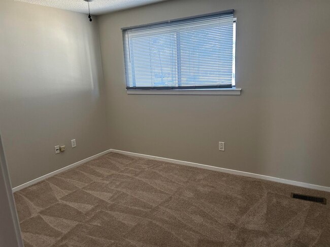 Building Photo - 5666 Encino Cove