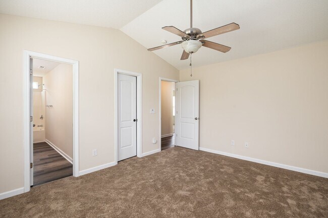 Building Photo - Spacious 3-Bedroom Home with Garage in Desirable Greensboro Neighborhood!