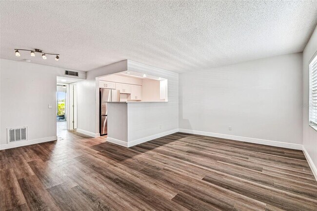 Building Photo - 9001 Tudor Dr