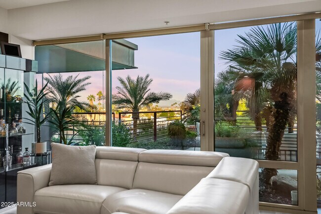 Building Photo - 7167 E Rancho Vista Dr