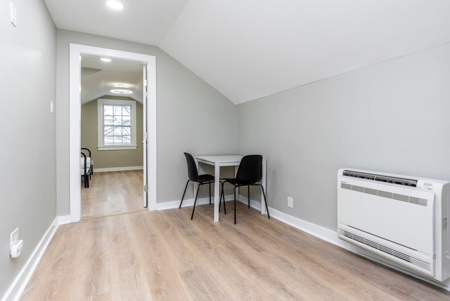 Building Photo - Charming, Fully Furnished Kenwick Rental | $1,500/mo – Utilities Included