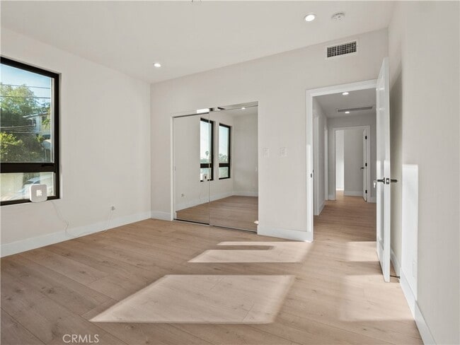 Building Photo - 3810 Locke Ave