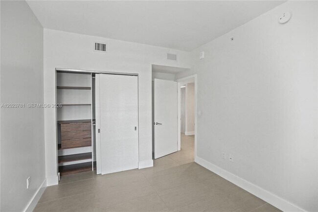 Building Photo - 16385 Biscayne Blvd