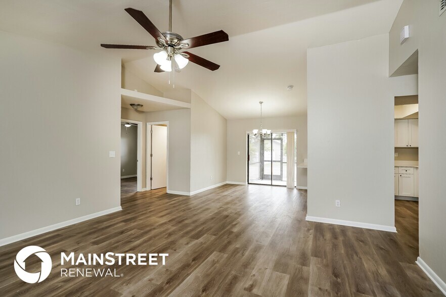 Building Photo - 2216 SE 6th Ln