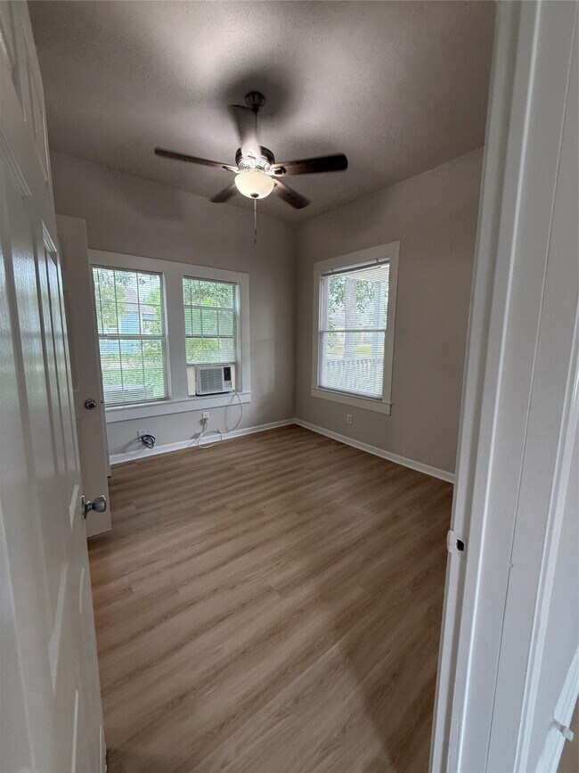 Building Photo - 7427 Avenue I