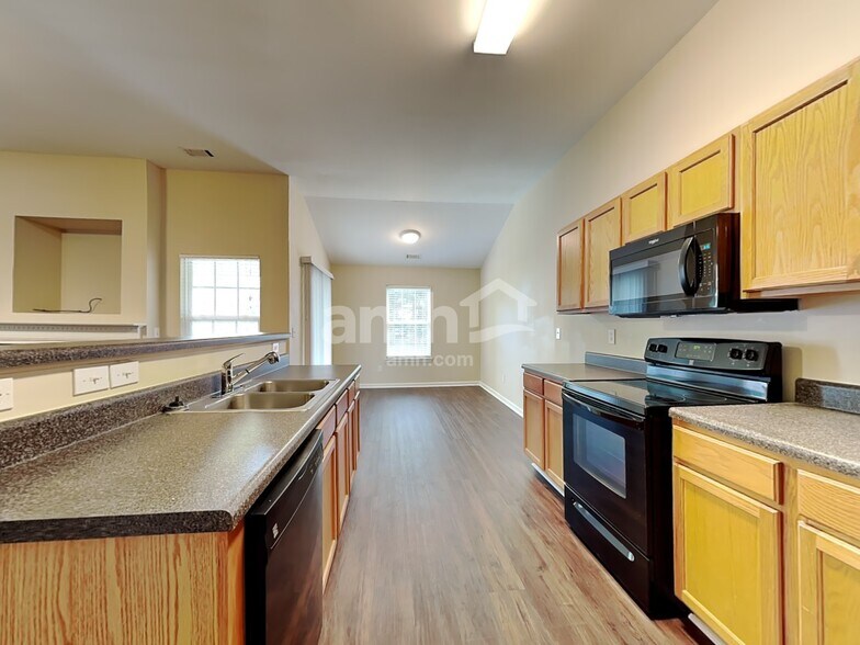 Building Photo - 12 Comesee Ct