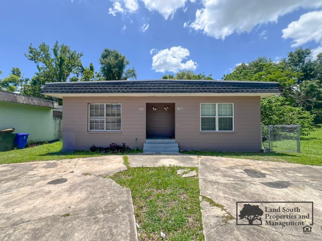 Primary Photo - 1102 N Marion Ave