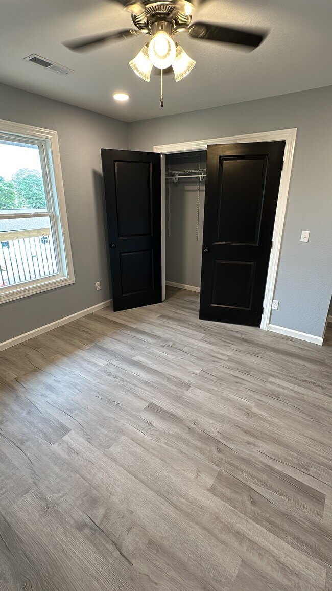 Building Photo - Brooks Street Quadplex - Fyffe