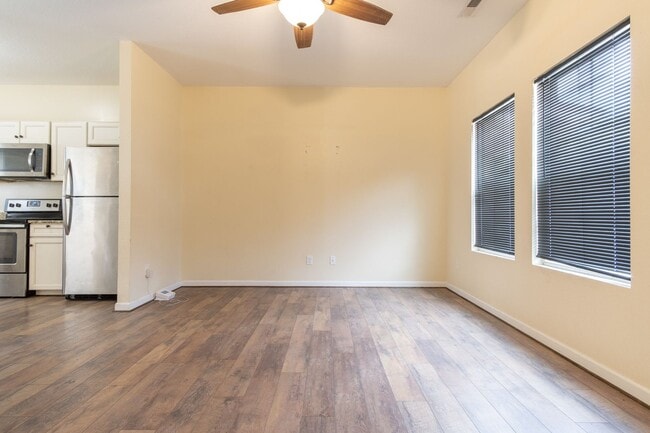 Building Photo - MOVE IN READY 3 Bedroom!
