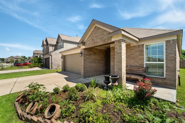 Building Photo - 15603 Eastern Meadowlark Wy