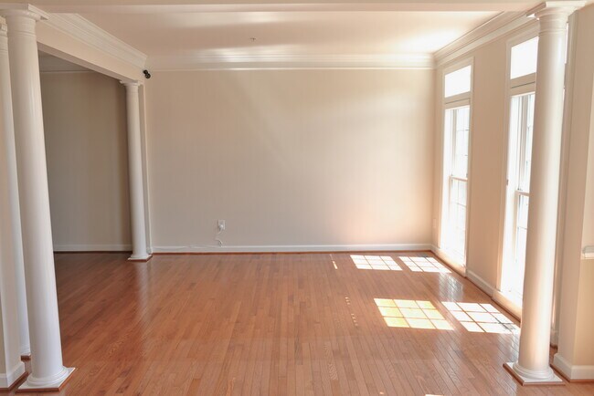 Living Room - 18 Sharpstead Ln