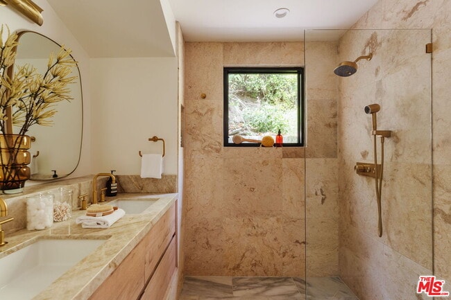 Building Photo - 9849 Portola Dr