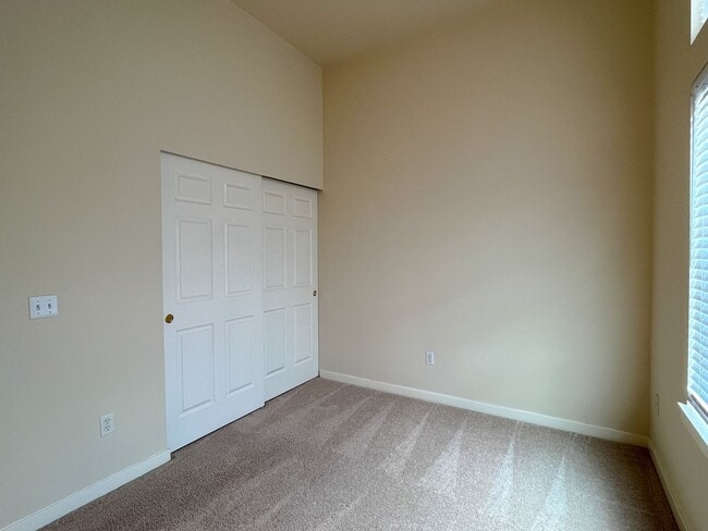 Building Photo - 2 Bed / 2.5 Bath Issaquah Highlands Townho...