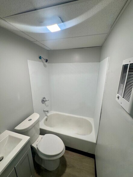 Building Photo - 61 Thorp St