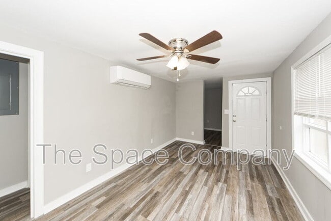 Building Photo - 209 Testament Ln